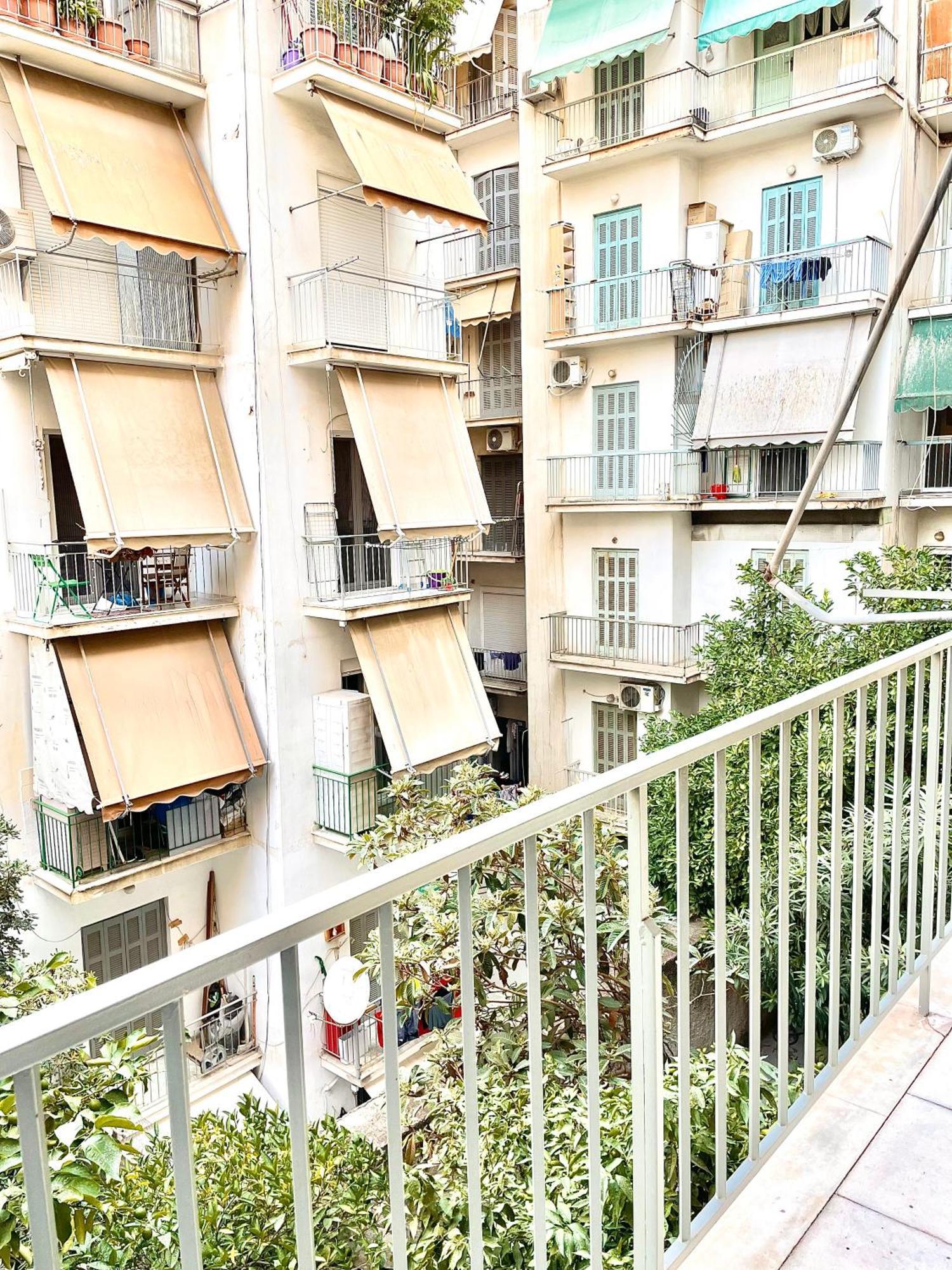 Comfy And Spacious Two Bedroom With Balcony *