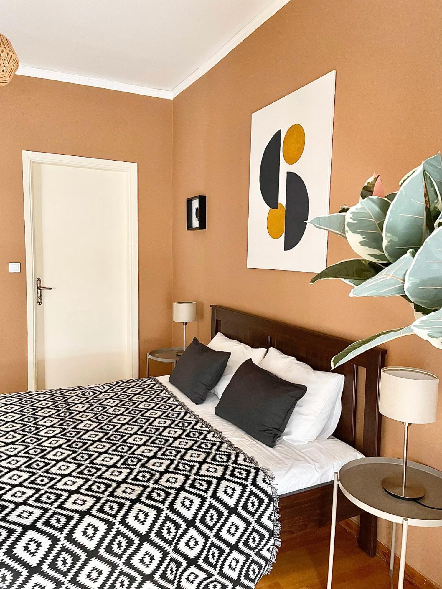 Apartment Comfy And Spacious Two Bedroom With Balcony Athen