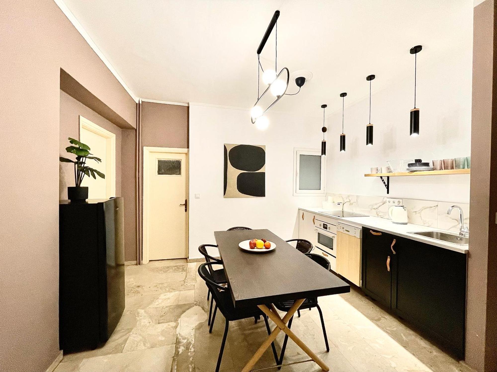 Comfy And Spacious Two Bedroom With Balcony *